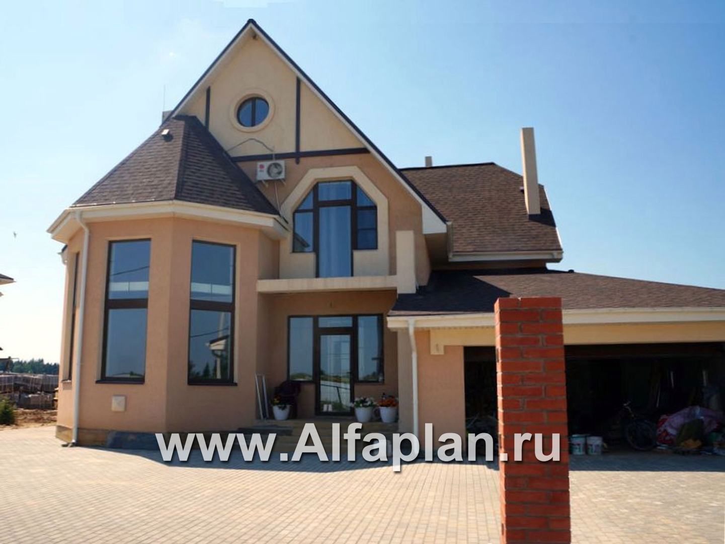 Проекты домов Альфаплан - «Ленский» - романтический дом  для большой семьи - основное изображение
